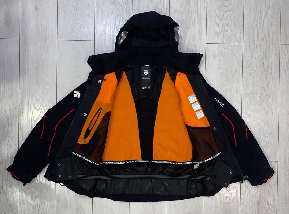лижна зимова софтшельна куртка Descente DERMIZAX
size чол M-L (50)