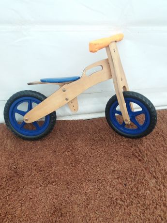 Bicicleta de criança em madeira