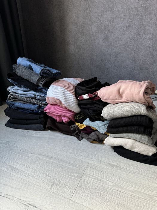 Великий пакет одягу ,розмір S-М ,джинси ,легінси ,светри H&M, Lindex