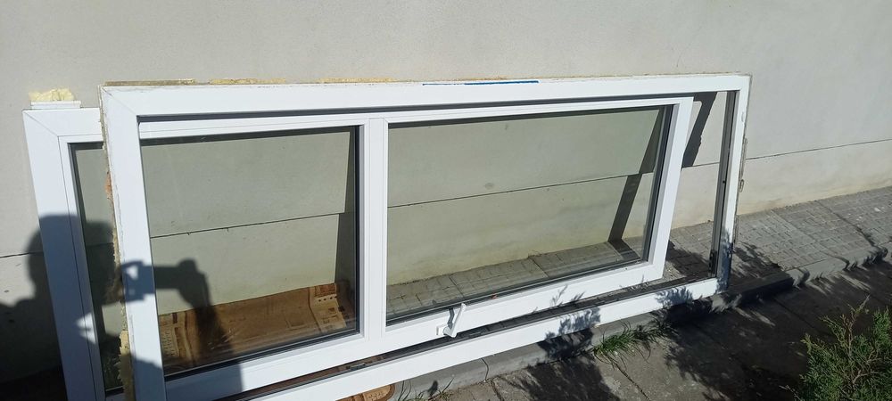 Okno balkonowe 222x89