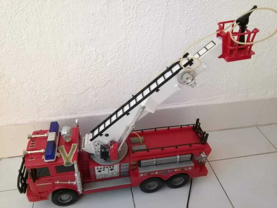 Carro de Bombeiros da Dickie