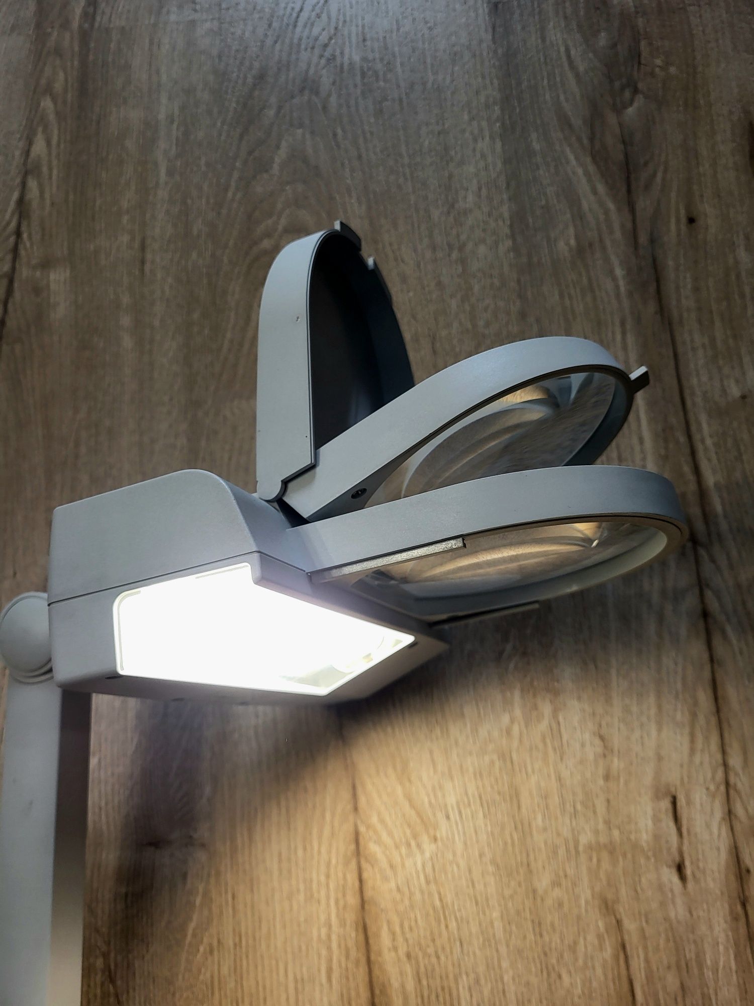 ESCHENBACH lupa  powiększająca lampa
