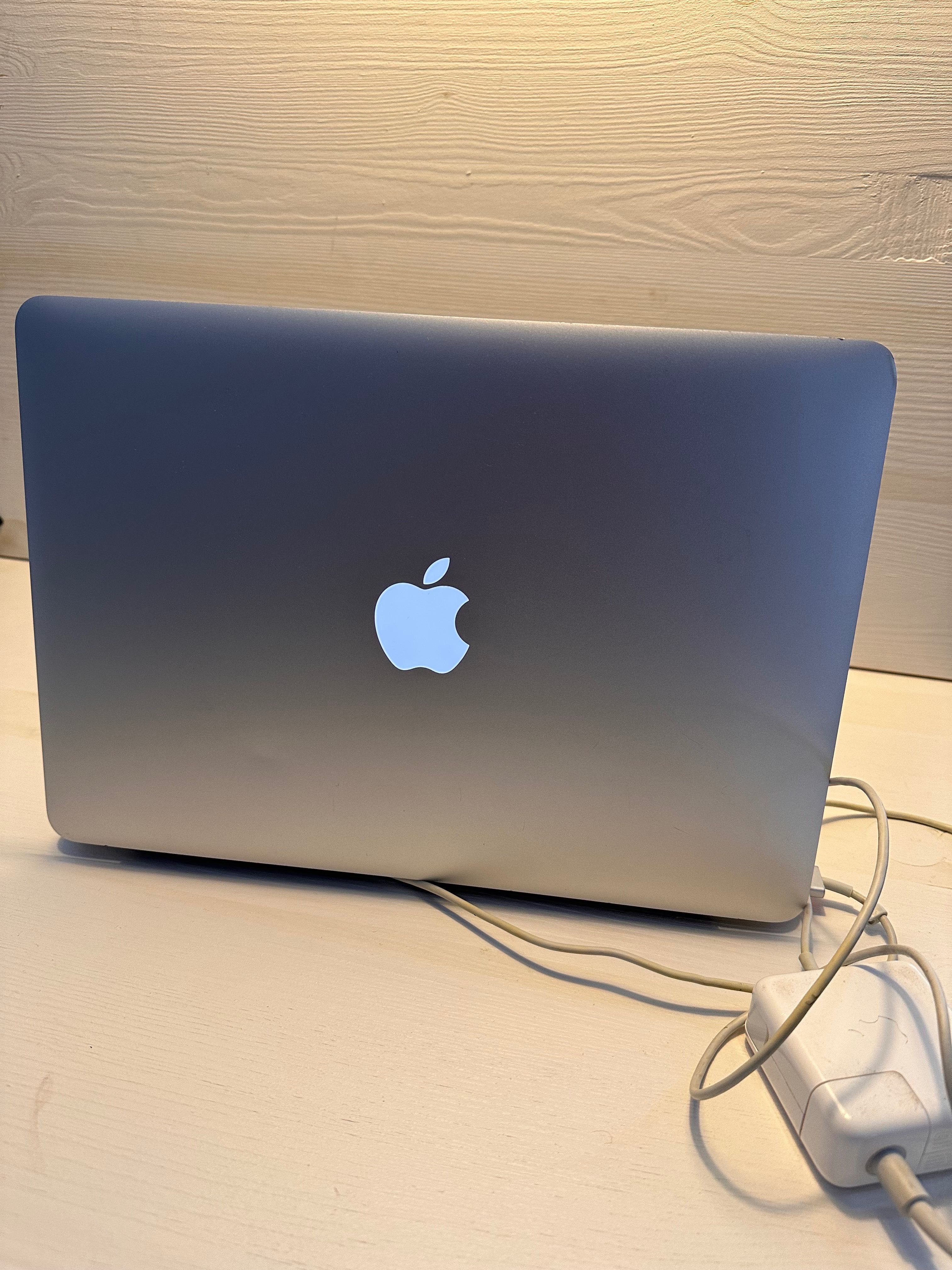 Mac Book Air - A1466