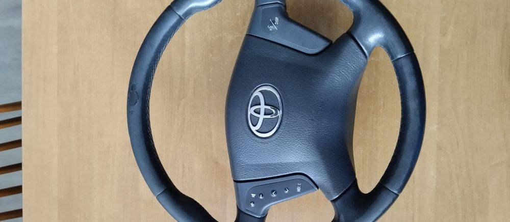Kierownica Toyota Avensis T25 kompletna