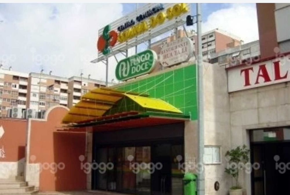 Quarto para alugar com varanda, Linha Azul, Encosta do Sol