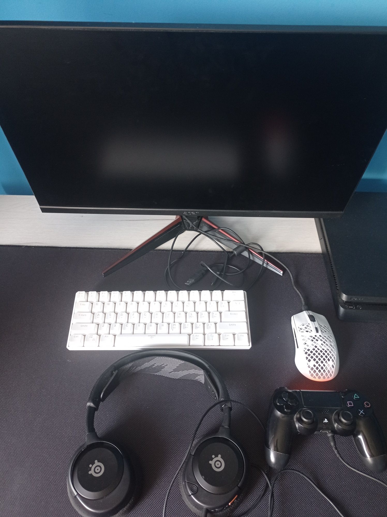 Zestaw gamingowy PS4,monitor,klawiatura,myszka,pad,słuchawki  i gra