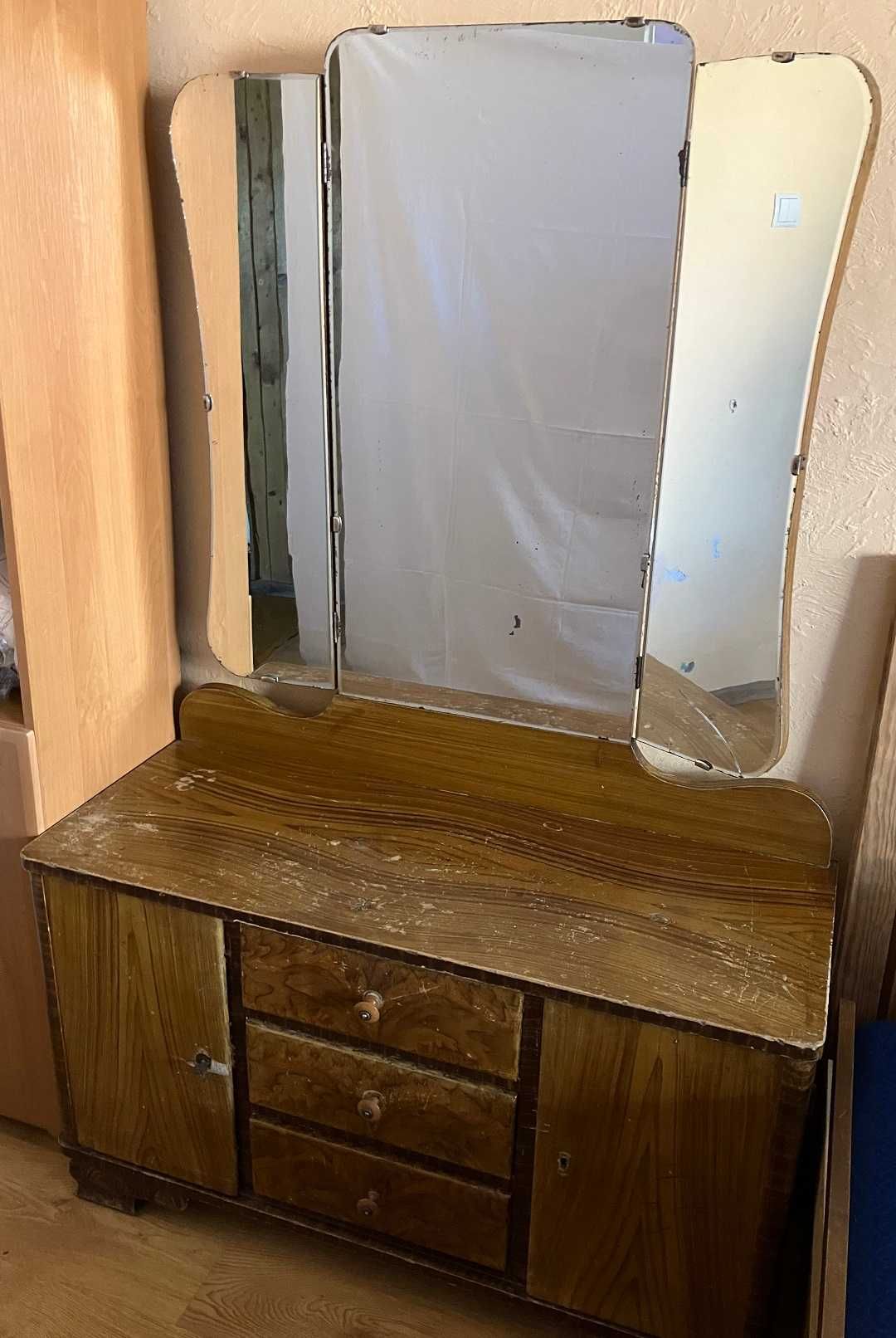 Zabytkowa szafka/toaletka retro ze składanym lustrem