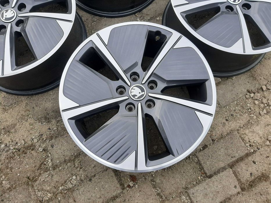 Felgi 18 seat skoda vw 5x112 Et46 7,5J otw. centr 57.1mm