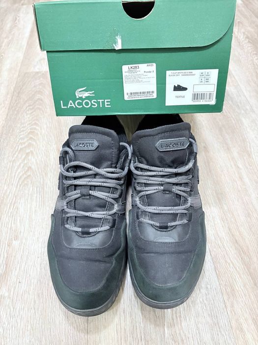 Зимові кросівки Lacoste.