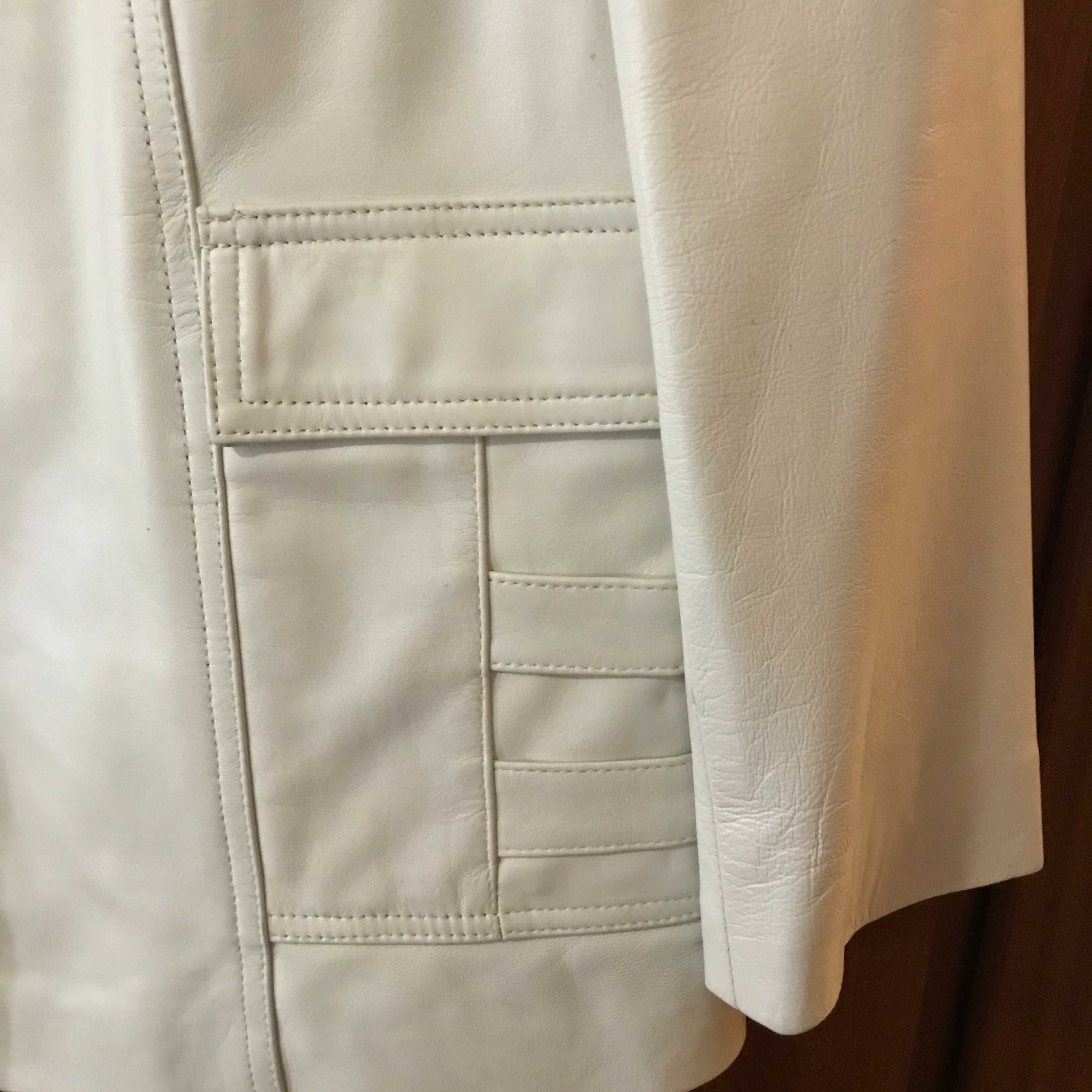 Casaco Branco em Pele Genuína - Novo c/ etiqueta