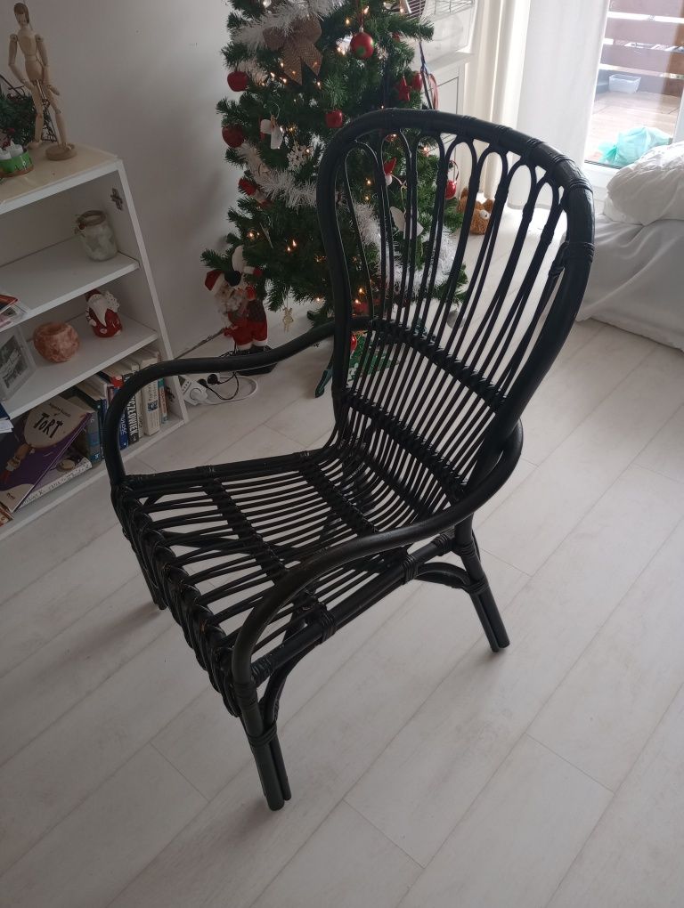 Krzesło ratanowe czarne IKEA