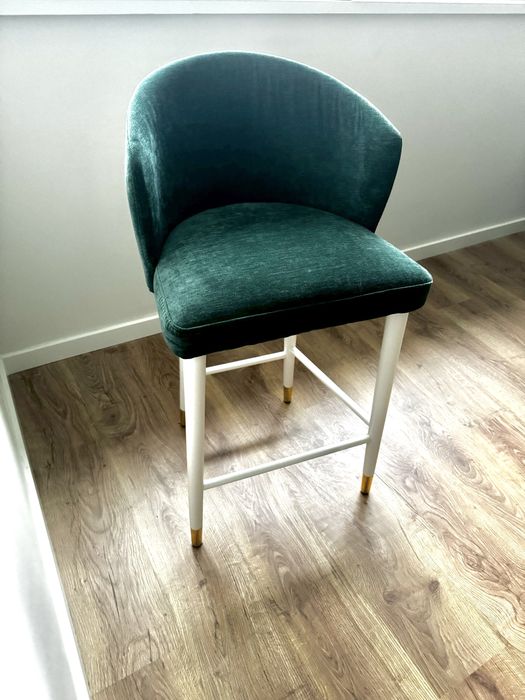 Sofá + 2 Cadeiras + Cama + Colchão + Mesinhas + Móvel de TV