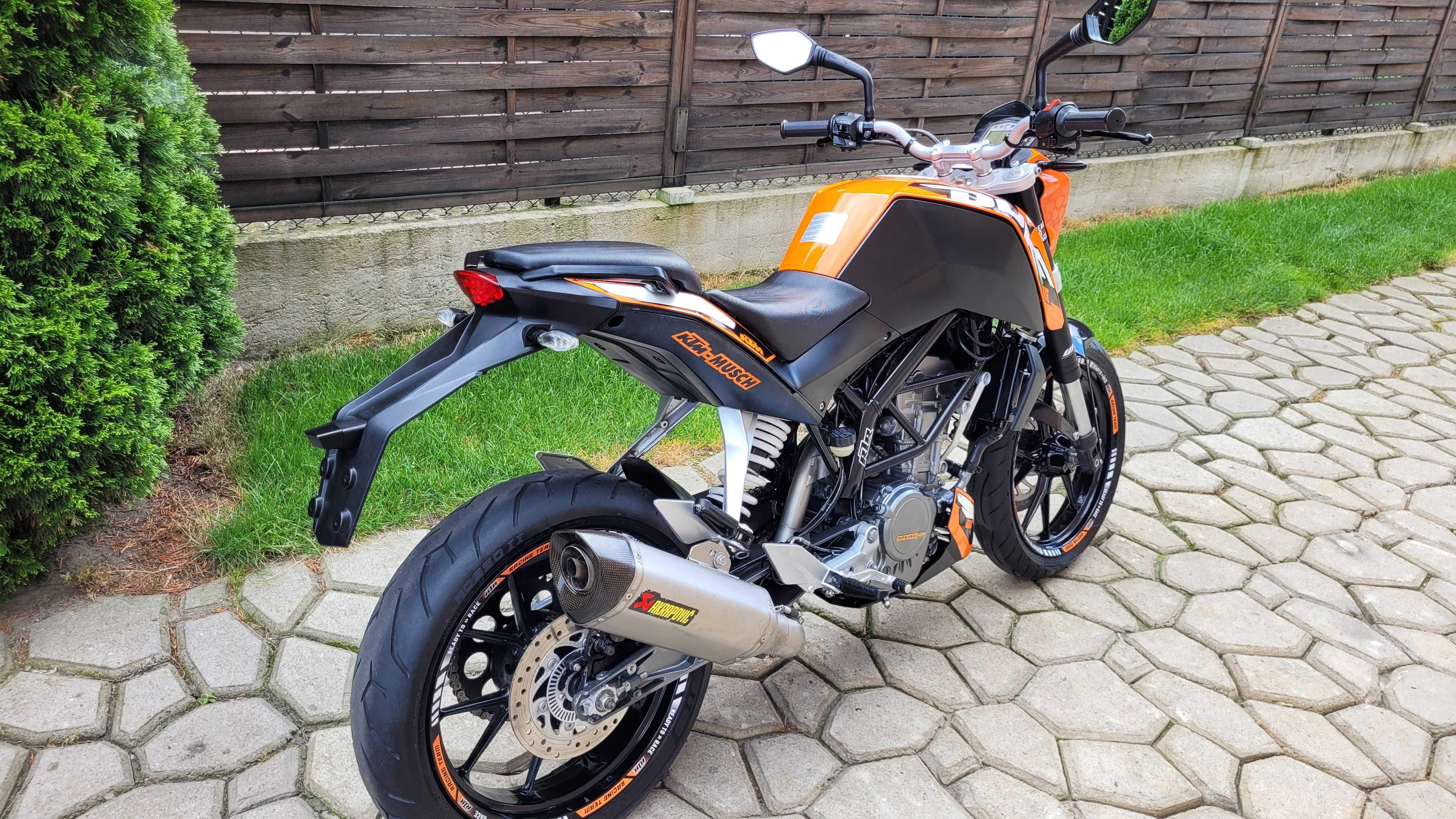 KTM 125 DUKE  z Niemiec ABS ,  Acrapović , WP,  Serwisowany