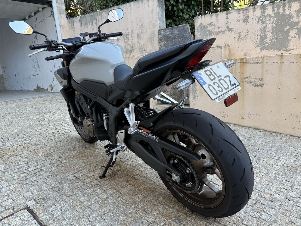 Honda CB650R E-Clutch