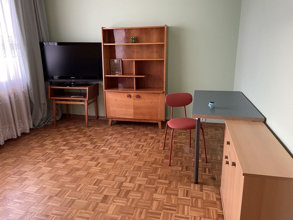 Ładny, umeblowany 1-2-os. pokój 16m2 (balkon i TV) - Mokotów (Stegny)