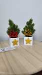 Vaso com pinheirinho artificial Feliz Natal