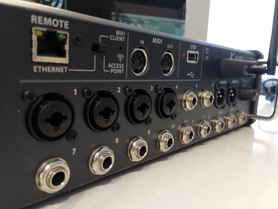 Mesa digital Behringer X Air XR 12