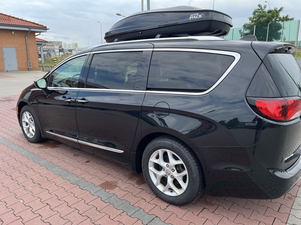 Chrysler Pacifica 8 osób Touring L