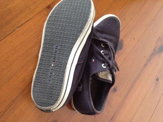 Vendo Ténis TOMMY HILFIGER- originais Nº36