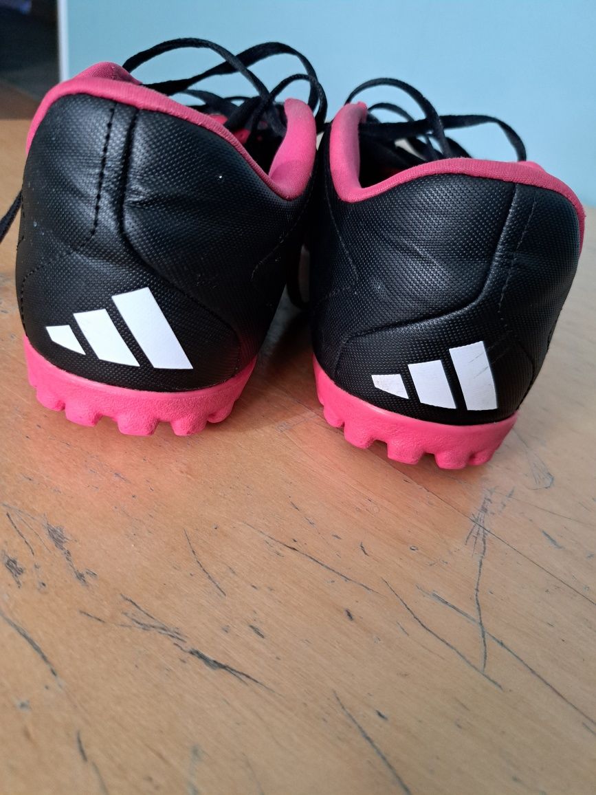 Turfy adidas predator