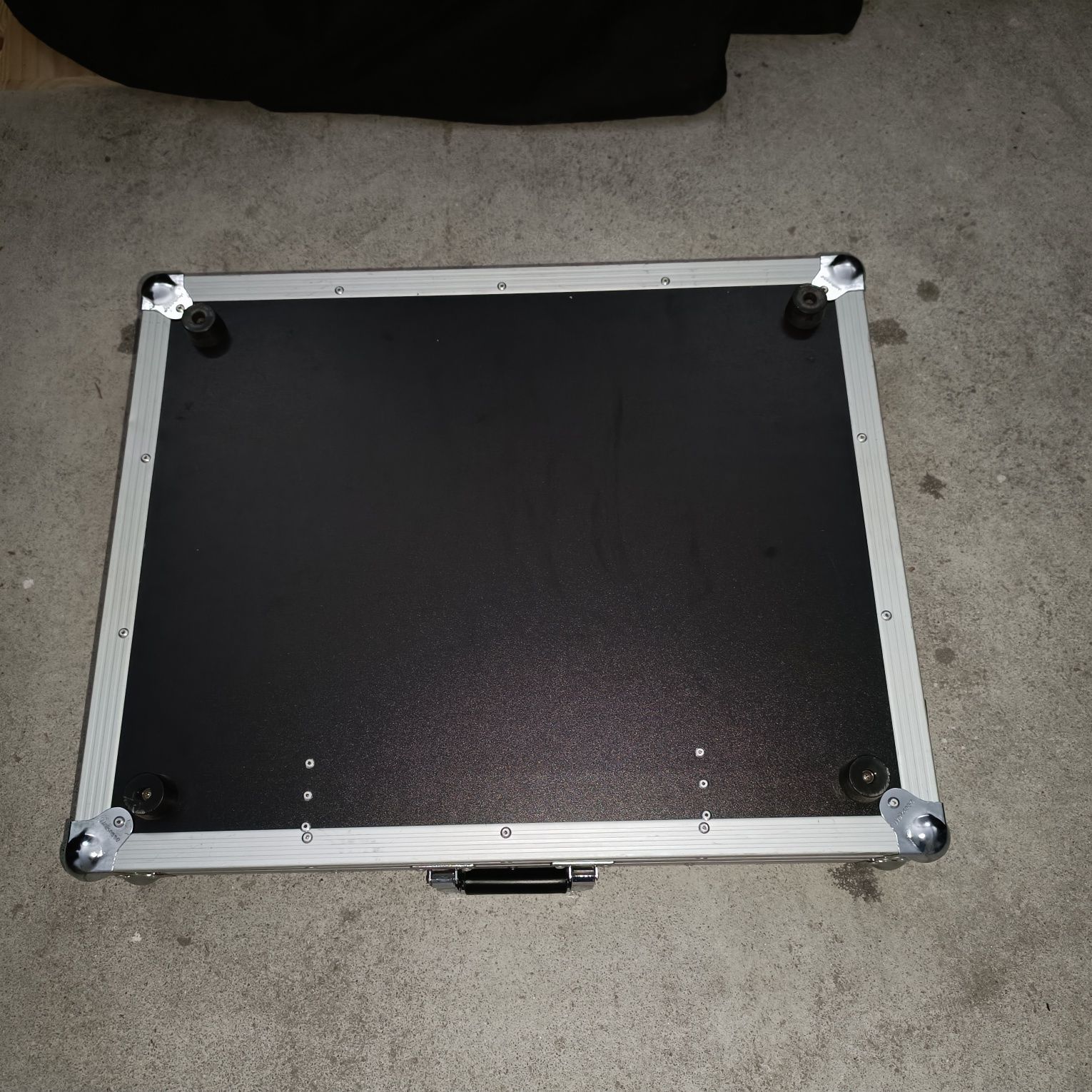 Walkasse Flight Case 70x50x14 - Desenhada para Equipamento DJ