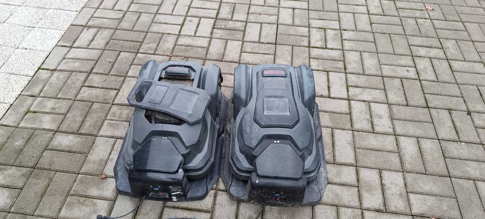 Kosiarka automatyczna robot MEEC - dwie uszkodzone