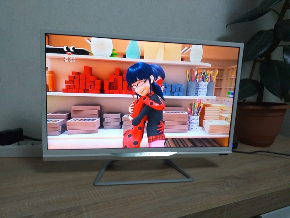 Smart TV. PHILIPS 24" диагональ HD