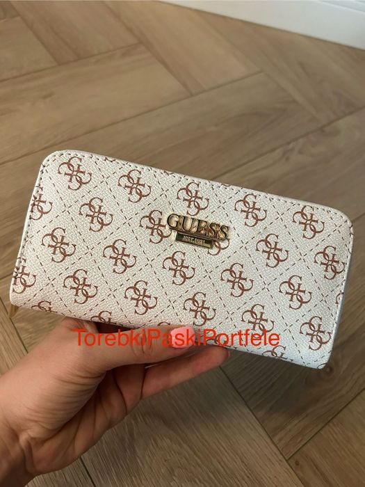 Nowy portfel Guess.