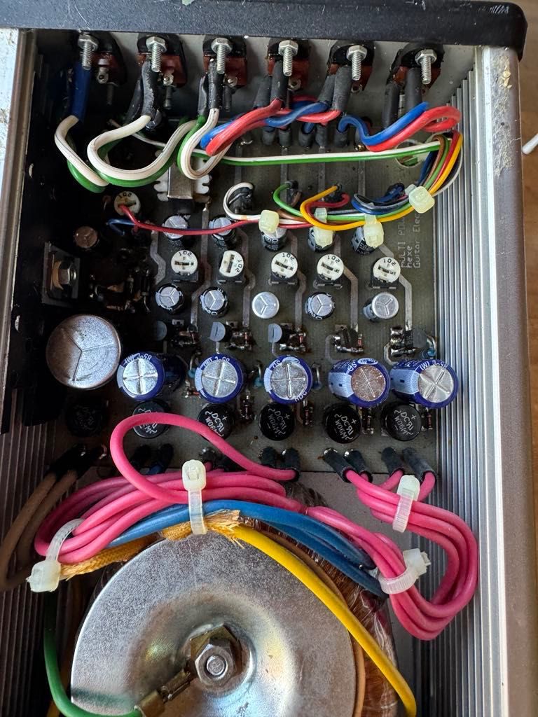 Zasilacz efektów gitarowych Power Supply 9V - 12V 1A, 100mA Boss itp