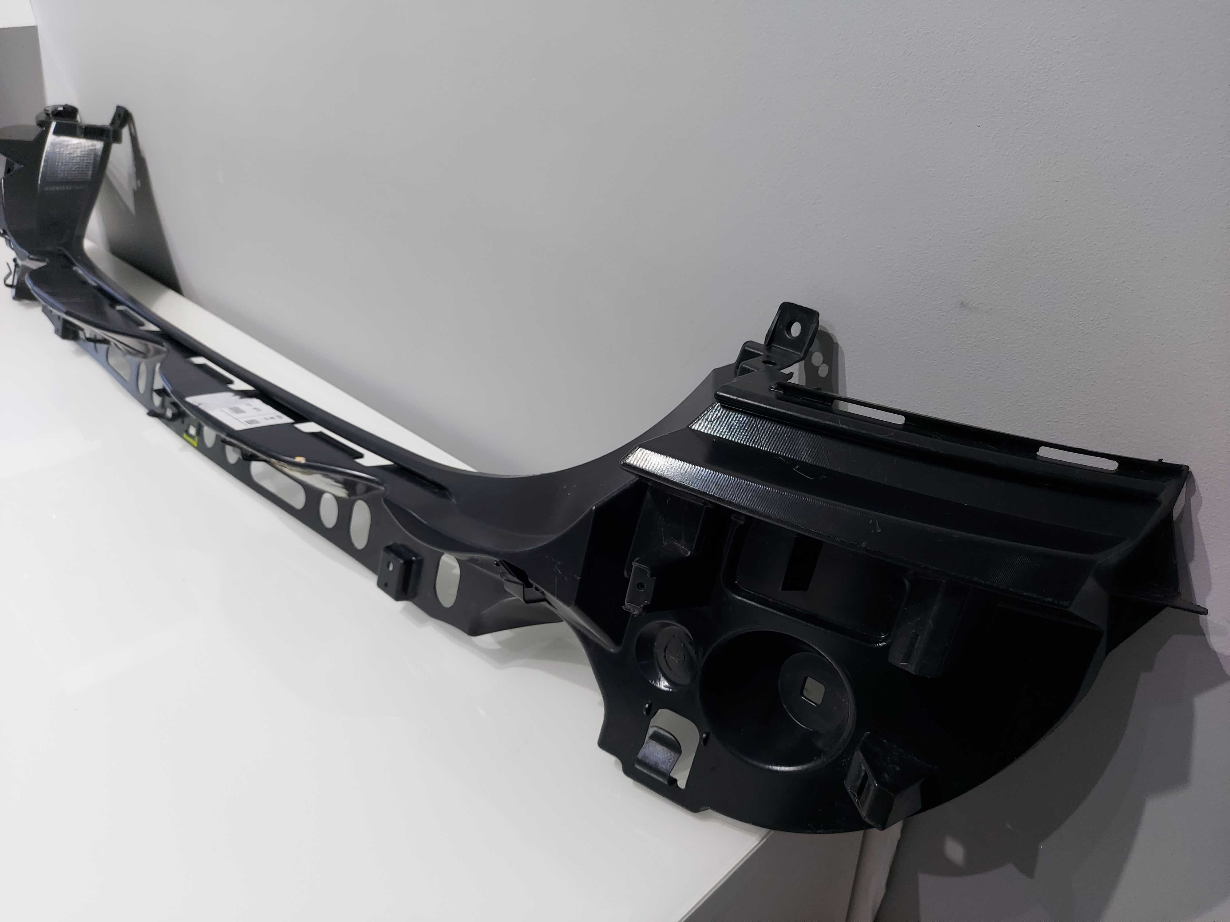 BMW Seria 5 F10 LCI 14- Mocowanie ślizg zderzaka tył
