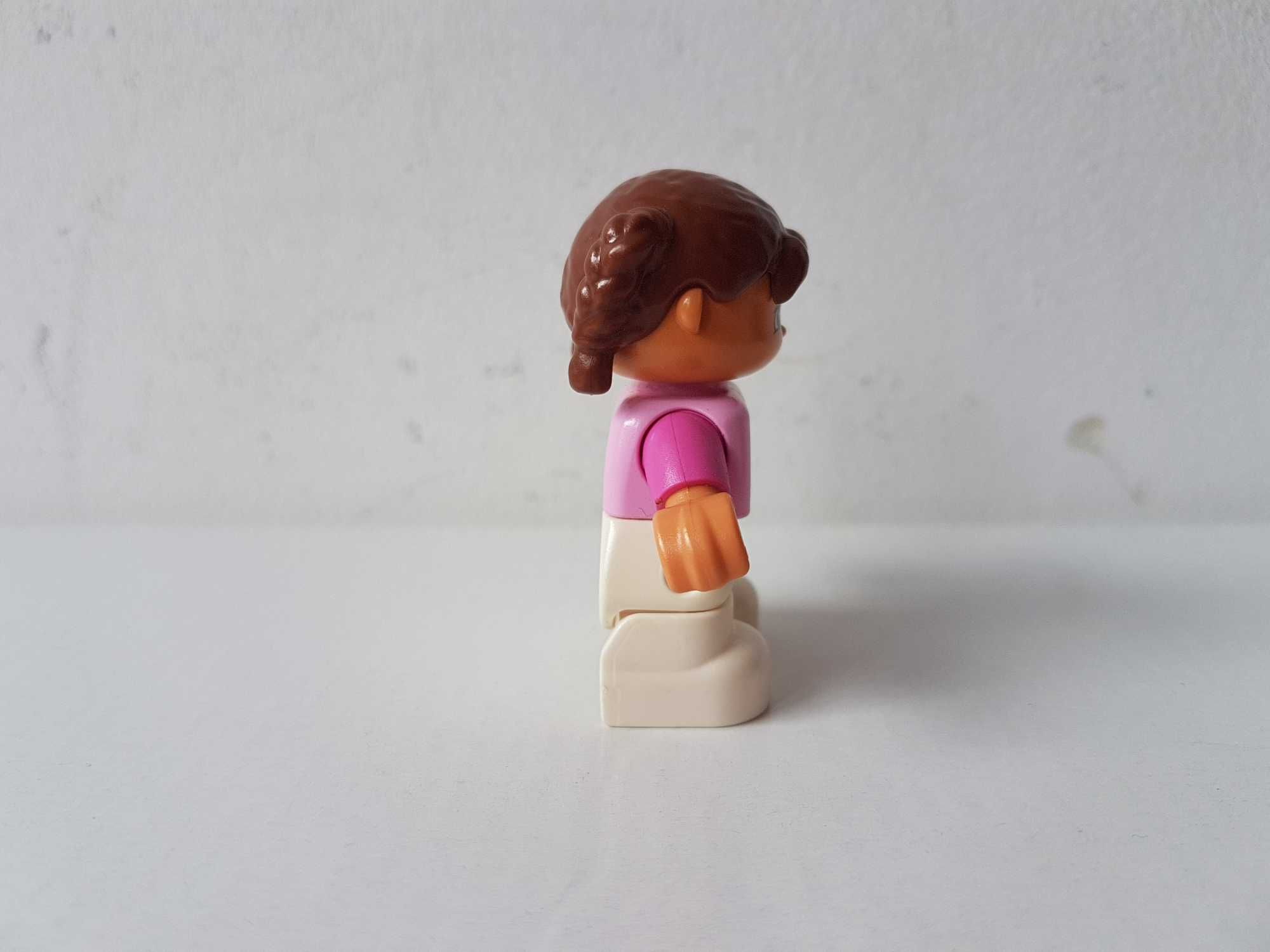 Figurka LEGO DUPLO Ville dziewczynka w warkoczykach 47205pb008