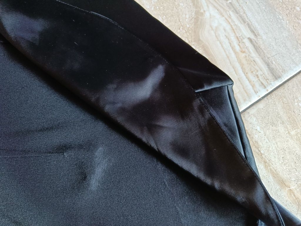 Bolerko z atłasowego materiału, rozmiar 42