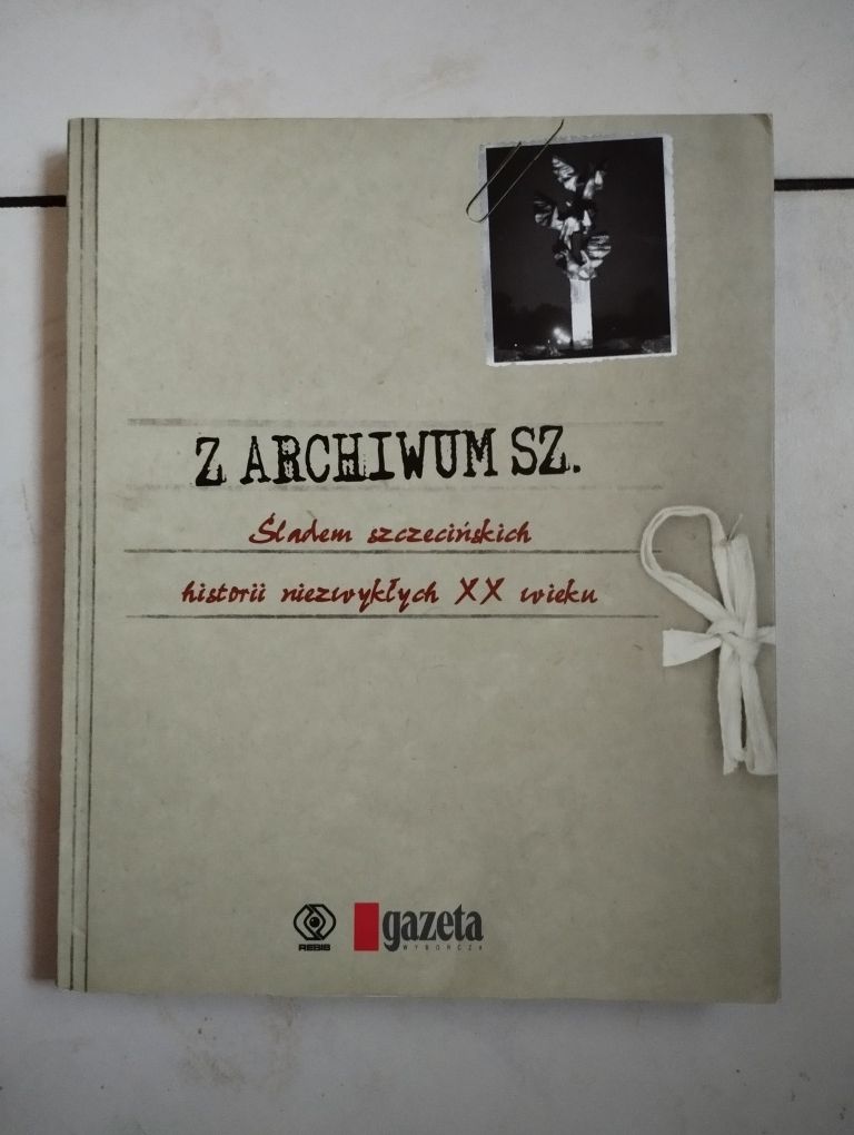 Książka  Z Archiwum Sz.