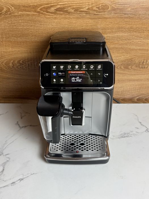 Кавоварка Кавомашина PHILIPS LatteGo Series 4300