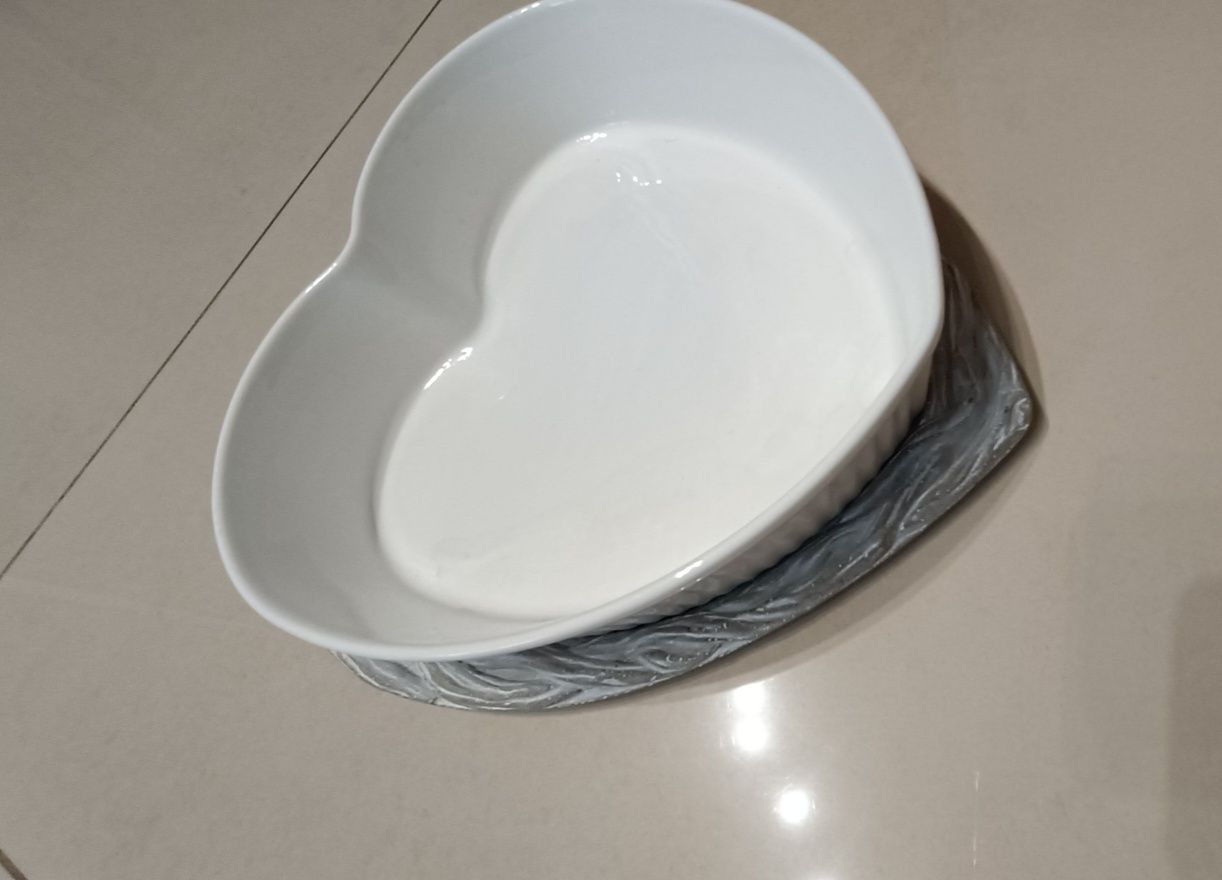 Forma ceramiczna plus podstawka