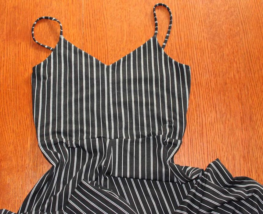 Kombinezon czarno-biały letni na ramiączkach