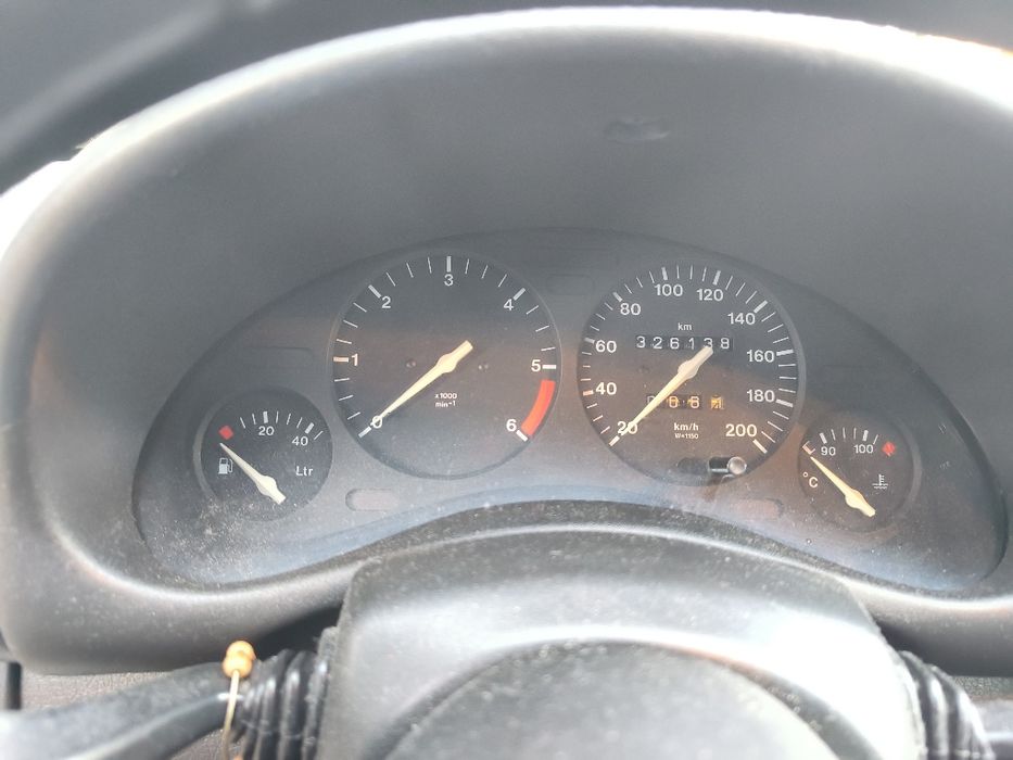 Opel corsa B 1.5 D  5 lugares ( LER ANÚNCIO )