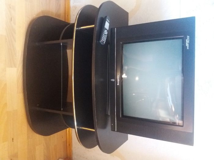 Продам телевизор с тумбой б/у в отличном состоянии недорого