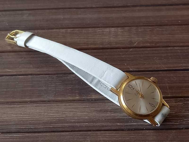 Damski zegarek marki Slava ,vintage