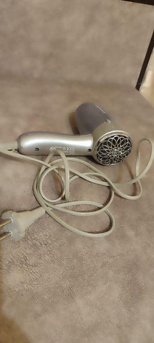 Маленький дорожный фен.