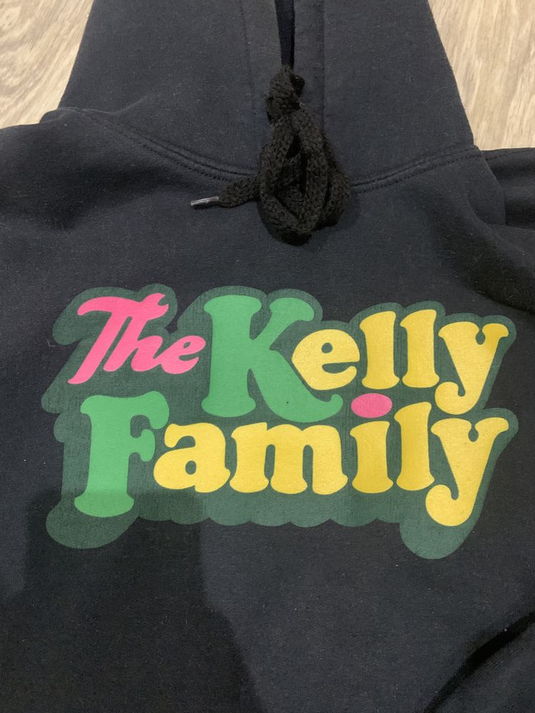 кофта с мерчем the kelly family