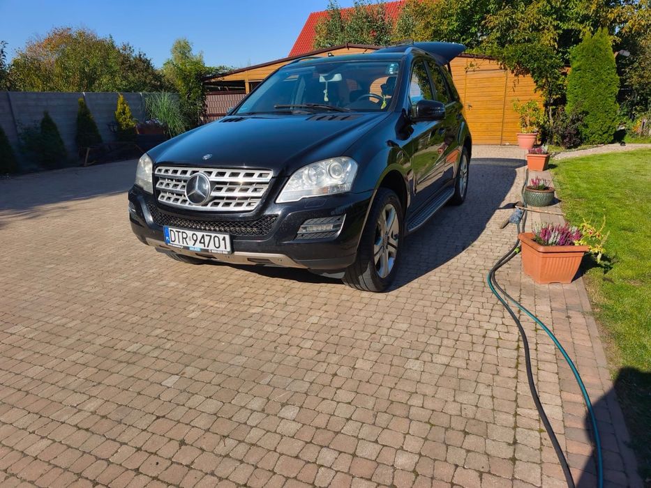 Mercedes-Benz ML Mercedes Benz suv czarny do negocjacji