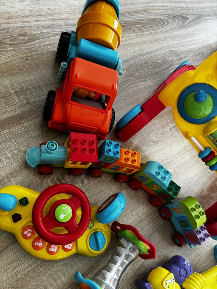 Zestaw zabawek, klocki lego duplo, chodzik, auto, kierownica