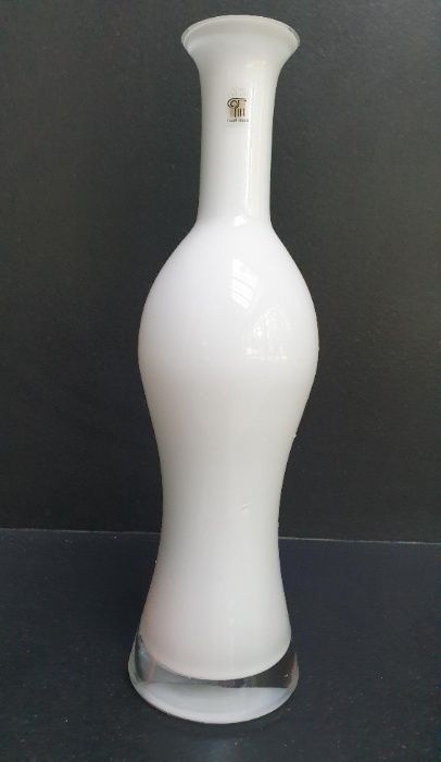Biały szklany wazon Hand Made Almi Decor