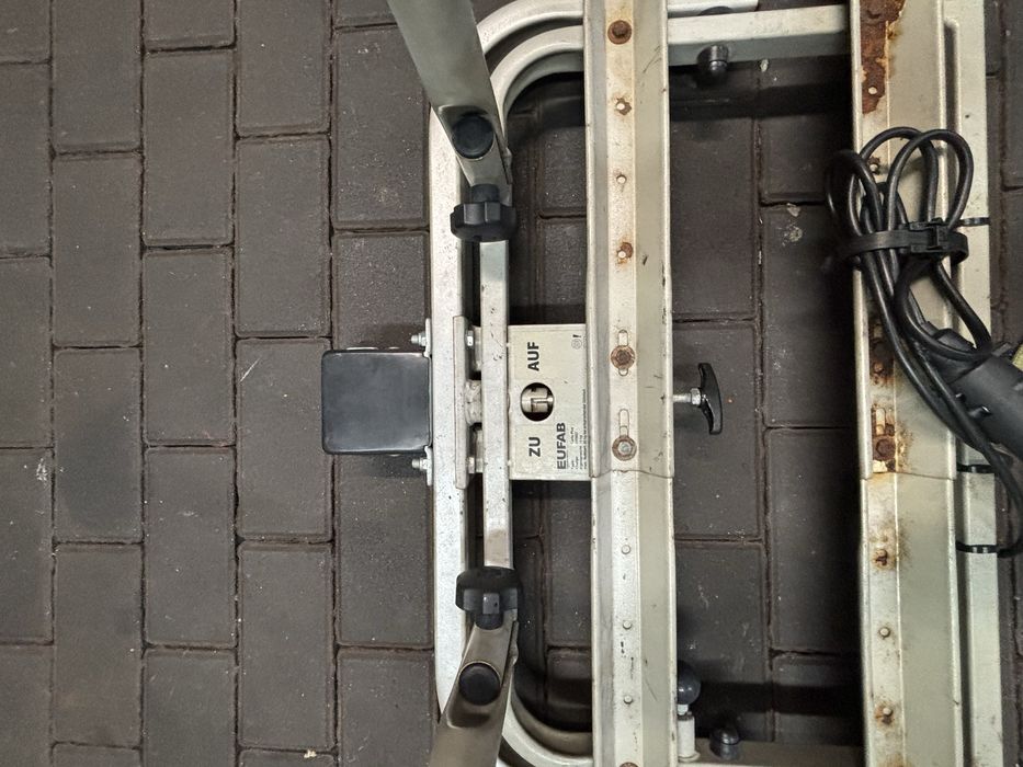 Stojak samochodowy na rowery