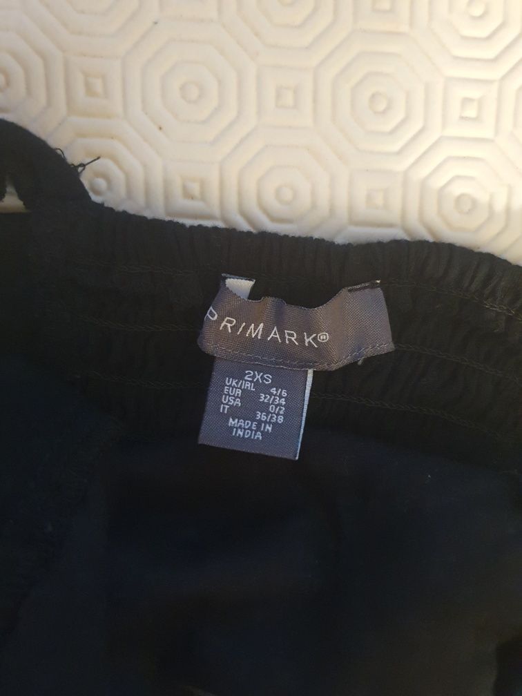 Top Preto com folho nas alças