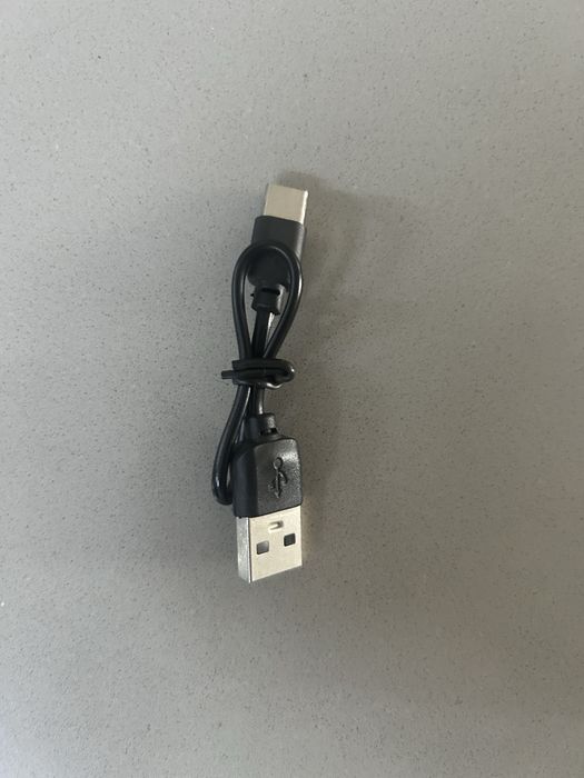 Cabo 1x USB → 1x Tipo C (18 cm)