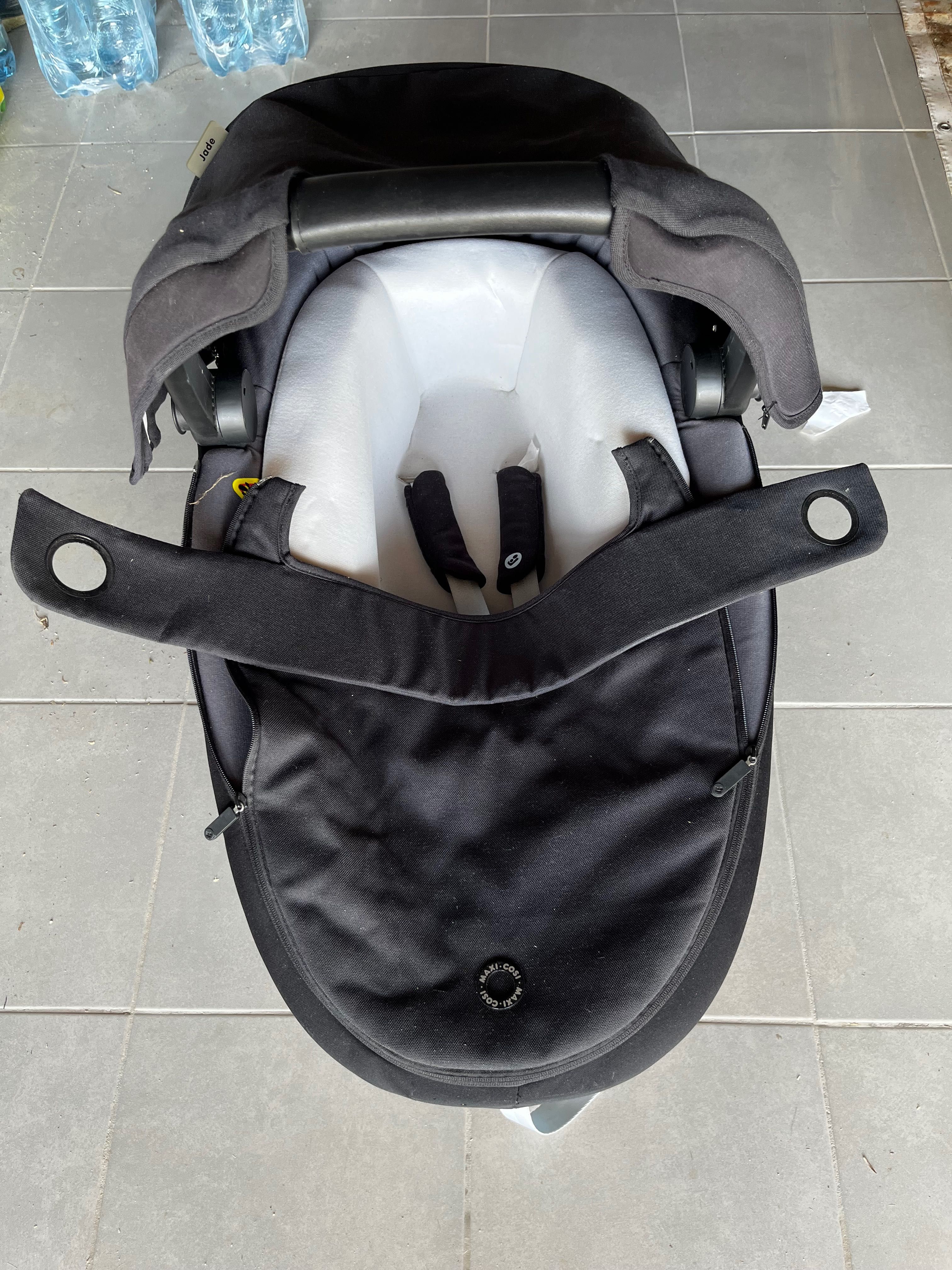 Maxi-Cosi Jade wraz z bazą ISOFIX FamilyFix3.