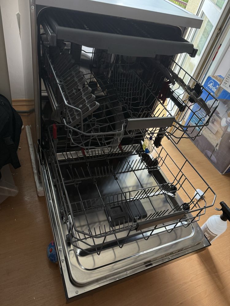 Zmywarka Whirpool WFC 3C26 PF 60 Cm automatycznie otwierane drzwi.