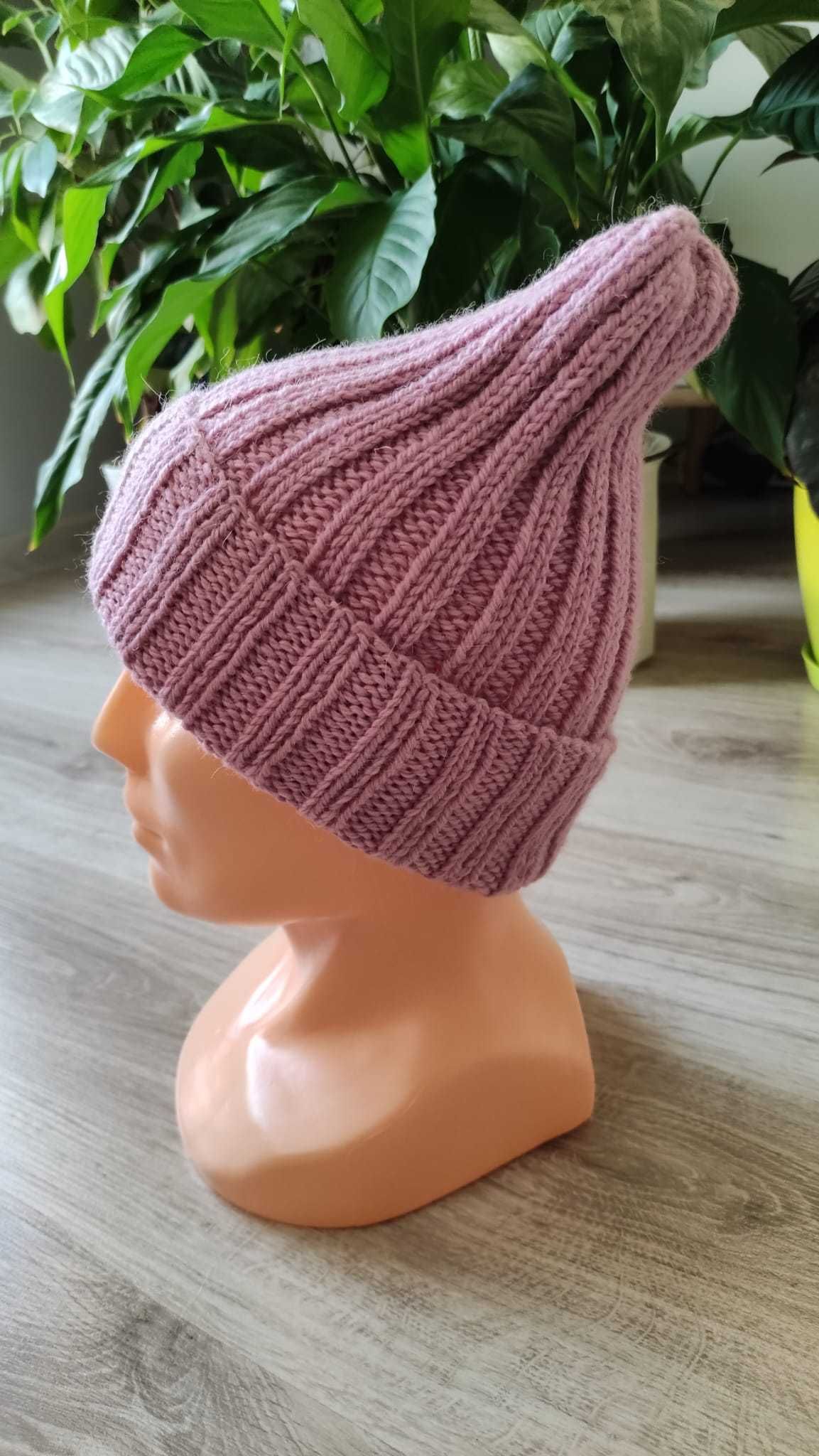 NOWA - Liliowa, ręcznie robiona, wełniana czapka na drutach